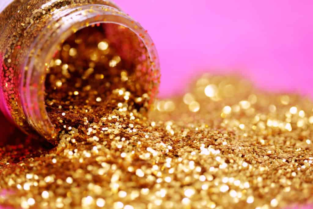 Eternelle Gold Day zawiera naturalne skałdniki w tym złoto